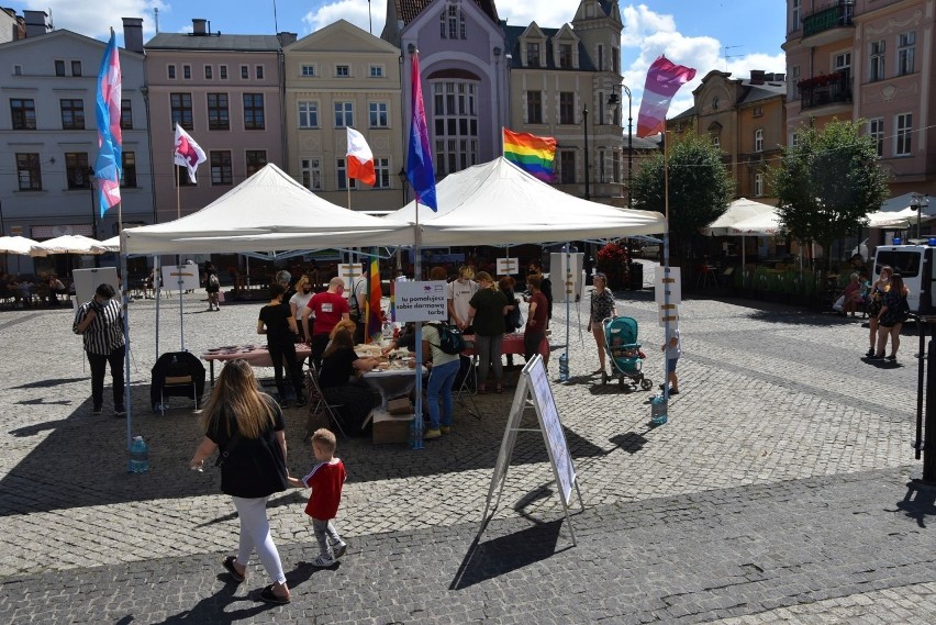 Tęczowy Kram stanął na Rynku w Grudziądzu. Przygotowano...