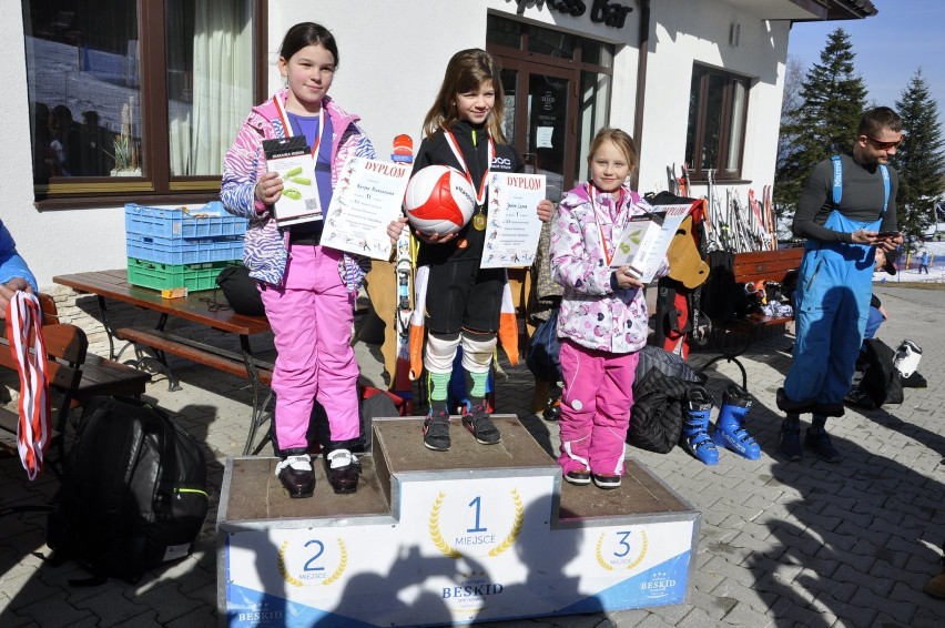 W Spytkowicach rywalizowali narciarze i narciarki z powiatu wadowickiego [Zdjęcia]