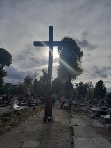 Nabożeństwa na cmentarzach w okresie zadusznym w Zduńskiej Woli . Gdzie i kiedy? ZDJĘCIA