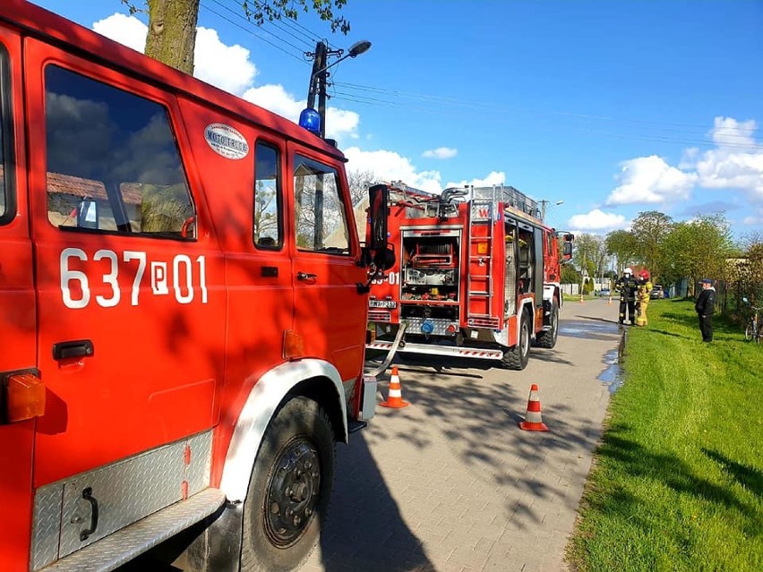 Pożar budynku w Damasławku. Interweniowały zastępy straży pożarnej z całej okolicy 