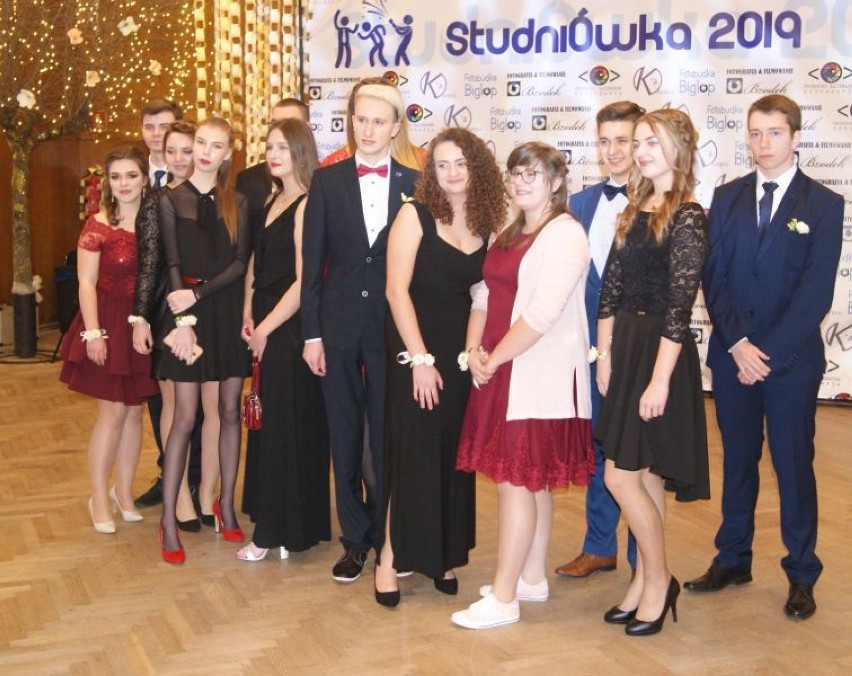 Studniówka 2019 maturzystów z liceum ogólnokształcącego w Śremie