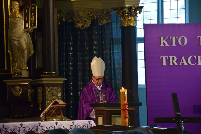 Pogrzeb byłego prezydenta Elbląga, Henryka Słoniny w Stegnie...