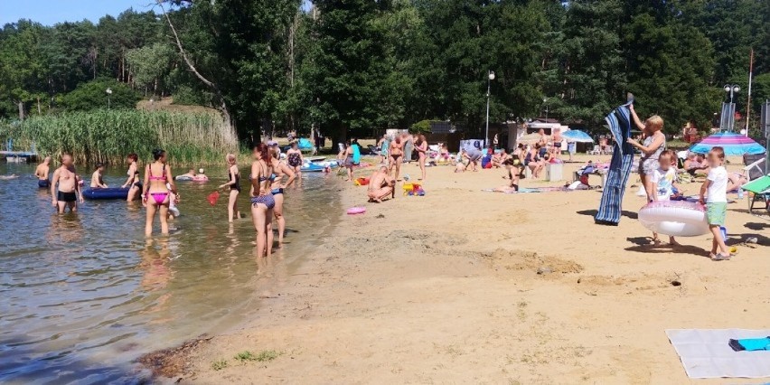 Udany sezon wypoczynkowy w Jarosławkach. Tłumy wypoczywających odwiedziły tereny rekreacyjne nad Jeziorem Jarosławskim