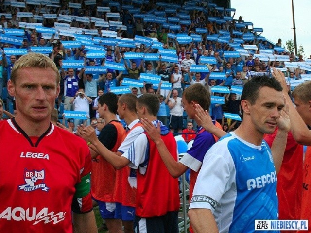 9.06.2007 r. Mecz Ruch Chorzów - Podbeskidzie Bielsko-Biała 4:0.

Zobacz kolejne zdjęcia. Przesuwaj zdjęcia w prawo - naciśnij strzałkę lub przycisk NASTĘPNE