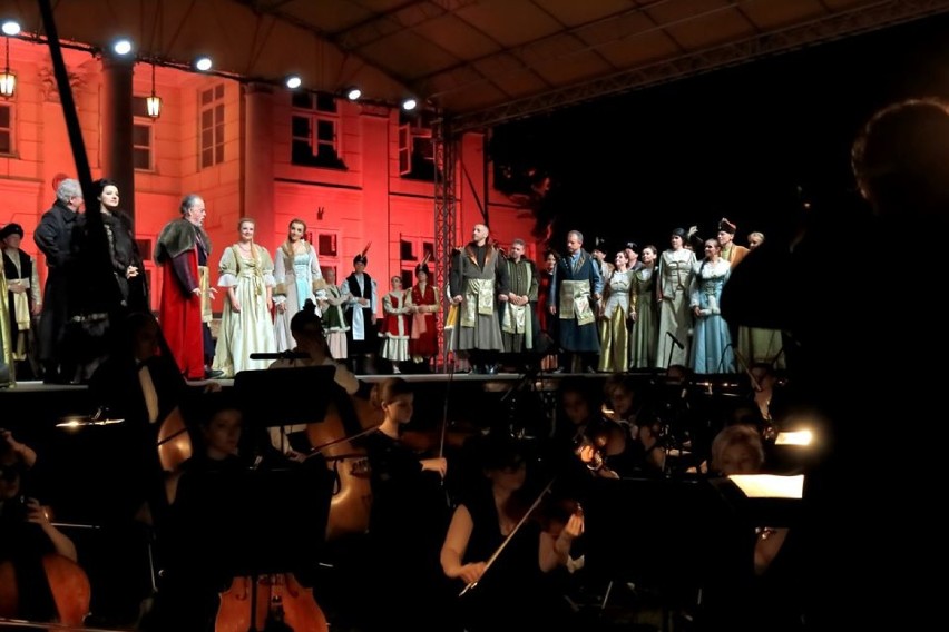 Teatr Muzyczny wystawi "Straszny dwór" na scenie operowej w CSK