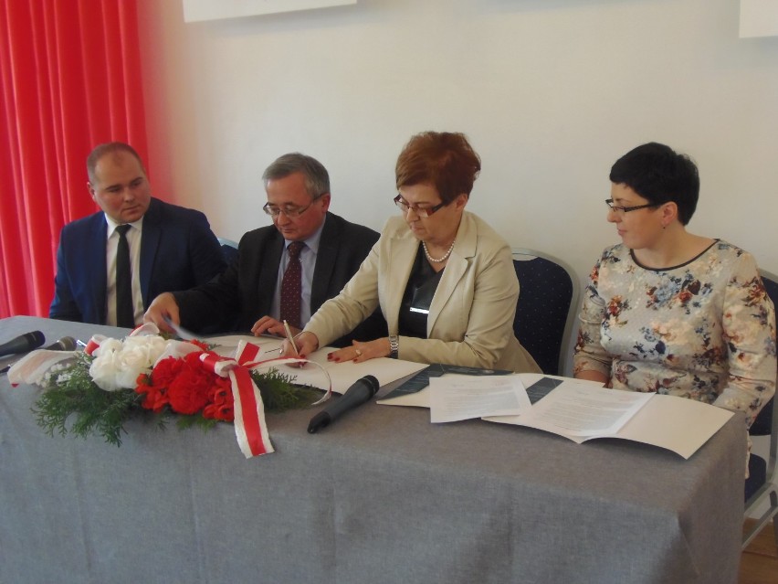ZSPP CKU w Marszewie: szkolne święto i podpisanie umowy współpracy