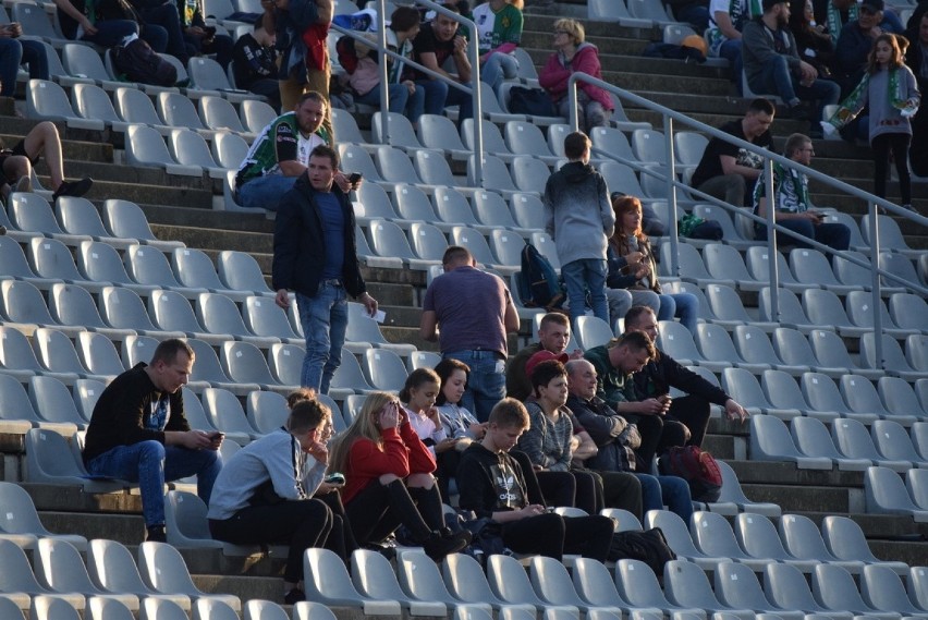 Kibice na mecz forBET Włókniarz Częstochowa - Betard Sparta Wrocław [ZDJĘCIA] Kilka tysięcy kibiców znów opuszczało SGP Arenę rozczarowanych