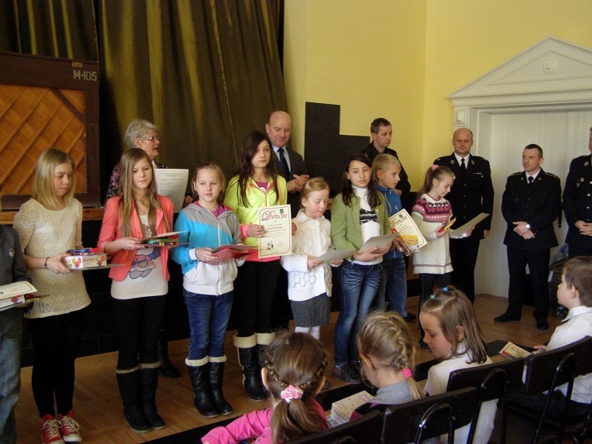 Wiedzą jak chronić się przed czadem - gminny konkurs plastyczny w Chmielnie