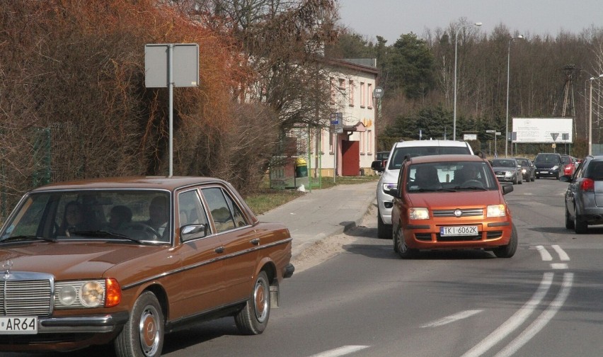 Uwaga kierowcy. Zakorkowany północno-zachodni wyjazd z Kielc. Co się stało?
