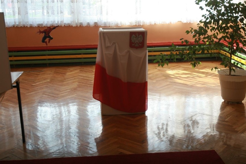 Wybory do Senatu w Rybniku: Nie było tłoku w lokalach wyborczych [ZDJĘCIA]