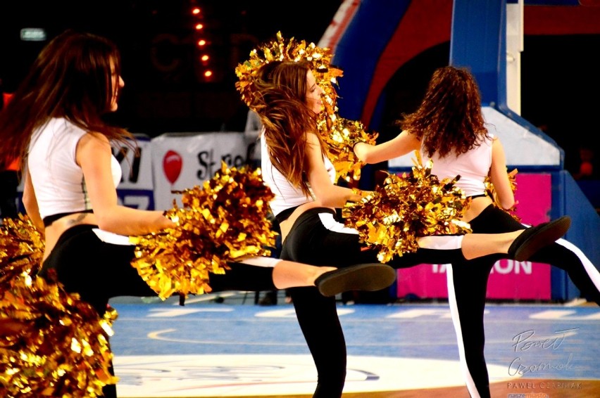 Cheerleaders Toruń podczas meczu Polski Cukier Toruń - Anwil Włocławek [zdjęcia]