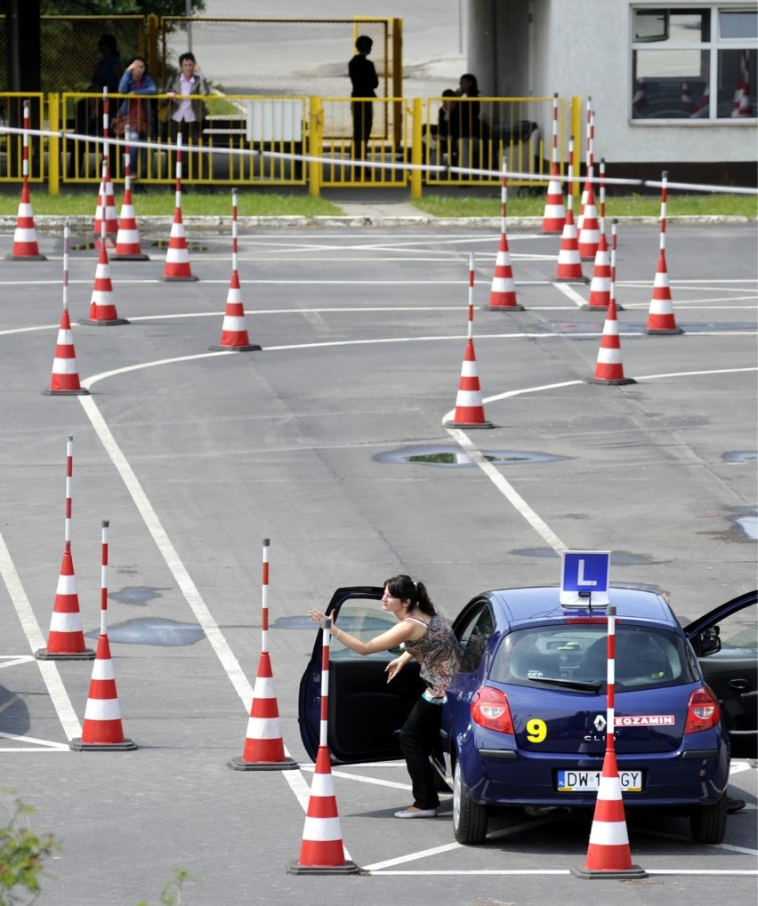 Kursant po zakończeniu szkolenia teoretycznego może zapisać...