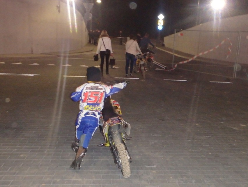 Dawid Zaremba, motocyklista z Pępowa na Night of The Jumps w...