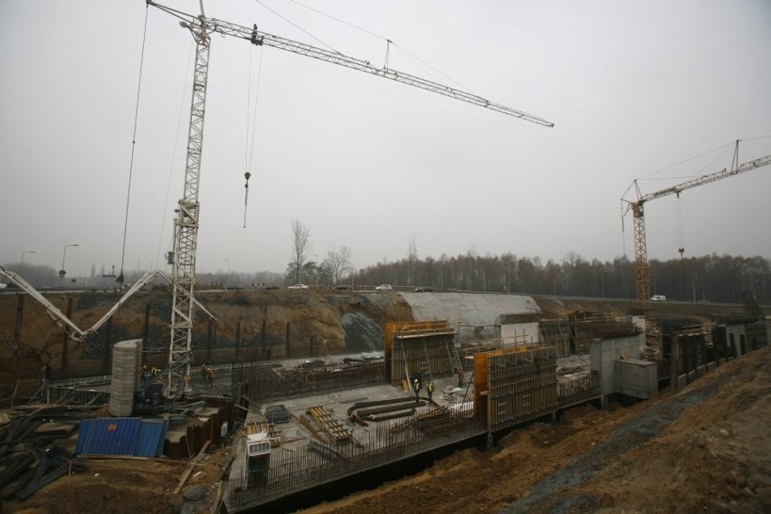 Budowa obwodnicy Bytomia: Rosną przęsła wiaduktu, który połączy Miechowice