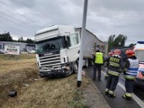 Wypadek w Romanowie. Ciężarówka najechała na tył auta osobowego ZDJĘCIA