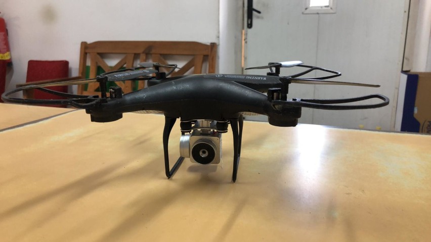Mieszkanka Wągrowca znalazła w ogródku drona 
