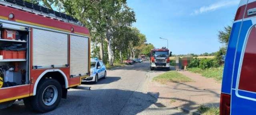 Gmina Darłowo: Zderzenie busa z osobówką, 5 osób trafiło do szpitala 