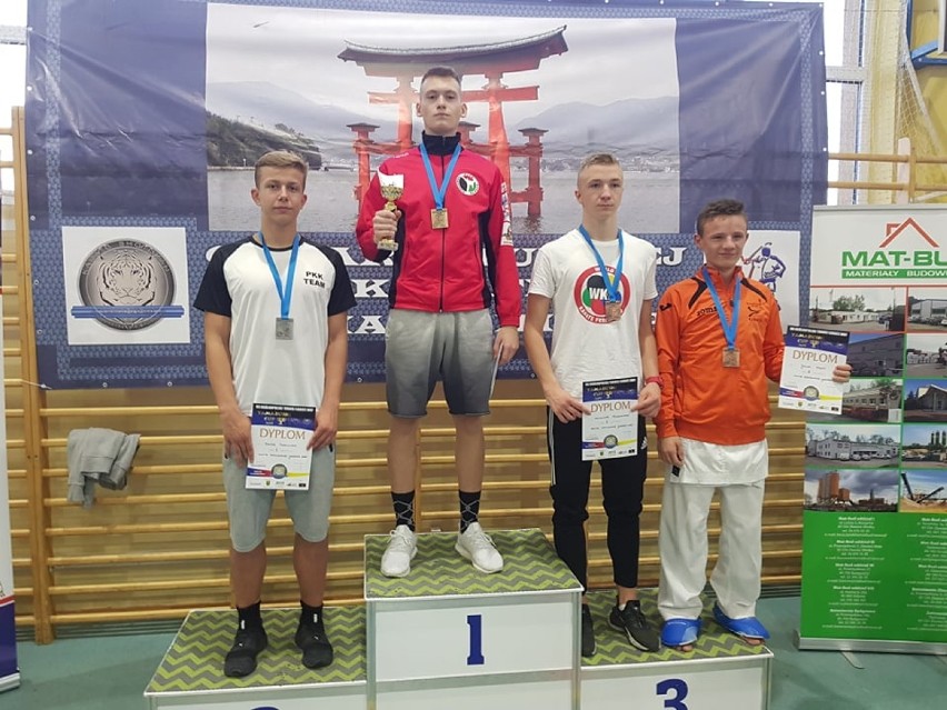 Dwanaście medali wywalczyli reprezentanci Pleszewskiego Klubu Karate podczas Ogólnopolskiego Turnieju Karate "Yamabushi Cup"