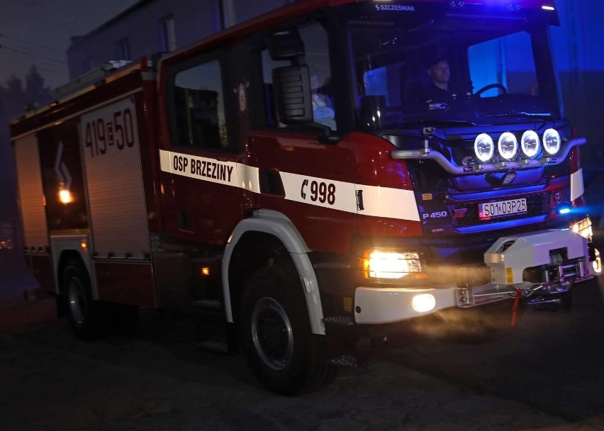 Strażacy ochotnicy z Brzezin przywitali nowy samochód ratowniczo-gaśniczy