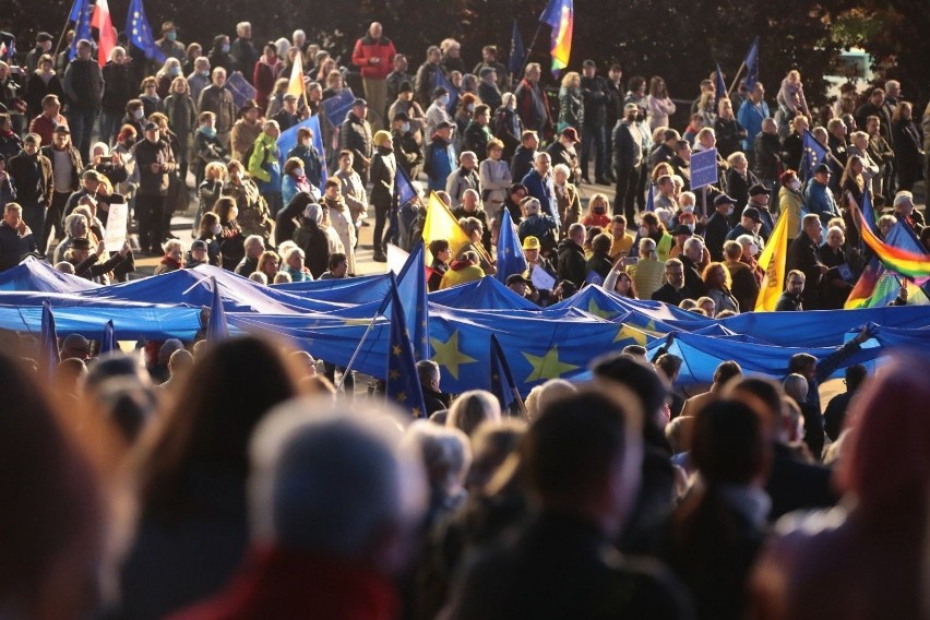 Manifestacja na placu Solidarności