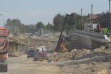 Przebudowa trasy DK 94 w Sosnowcu. Ogromny wykop na placu budowy powiększa się każdego dnia
