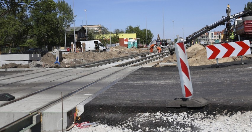 Linia tramwajowa między centrum Torunia a Jarem jest...