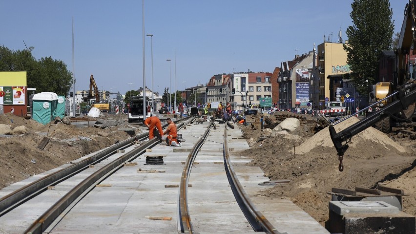 Linia tramwajowa między centrum Torunia a Jarem jest...