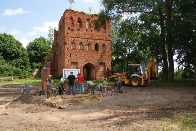 Mieszkańcy mają nadzieję, że uda się w końcu znaleźć pieniądze na zabezpieczenie ruin kościoła