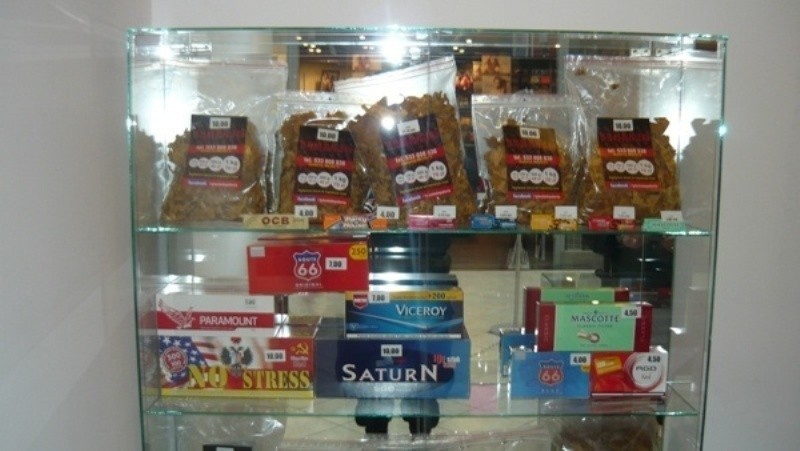 Sprzedawali nielegalny tytoń w galerii handlowej
