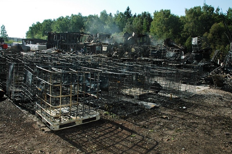 Chrzanów: pożar strawił fabrykę aerozoli. 10 mln zł strat [ZDJĘCIA]