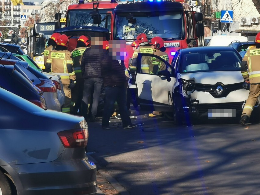 Zderzenie trzech aut na Chopina we Włocławku