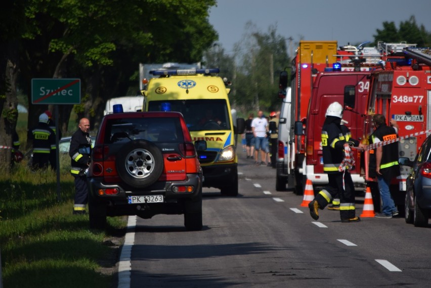 Wypadek w Sierzchowie pod Kaliszem. Trzy osoby zostały ranne