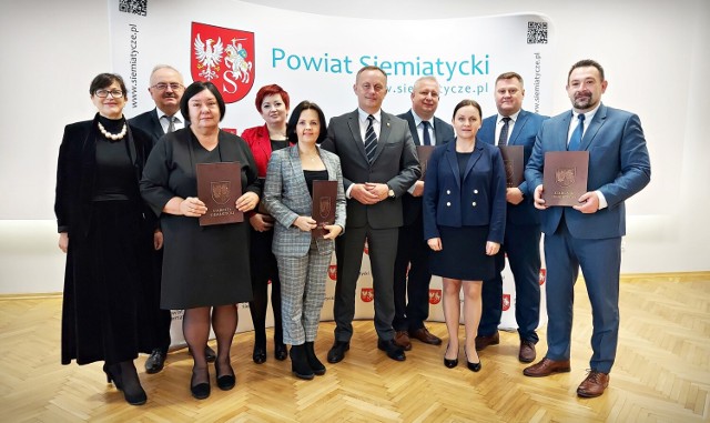 Z okazji Dnia Edukacji Narodowej starosta siemiatycki wręczył nagrody