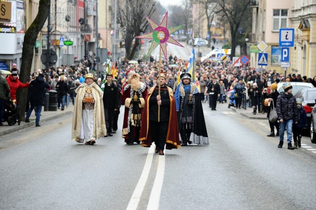 Orszak Trzech Króli po raz dziesiąty przeszedł ulicami Jasła