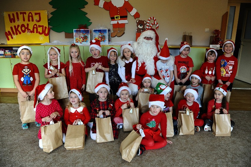 Święty Mikołaj odwiedził najmłodszych w Przedszkolu Miejskim nr 3 im. św. Jana Pawła II [ZDJĘCIA]