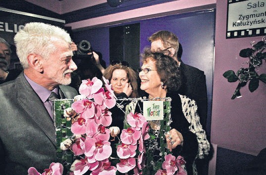 Niezwykły bukiet wręczył gwieździe florysta Jerzy Skowerenda-Miniszewski.