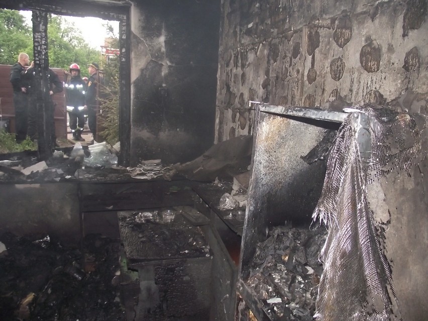 Ostrów: Mężczyzna spłonął w pożarze domu przy ulicy Profesora Kaliny [ZDJĘCIA]