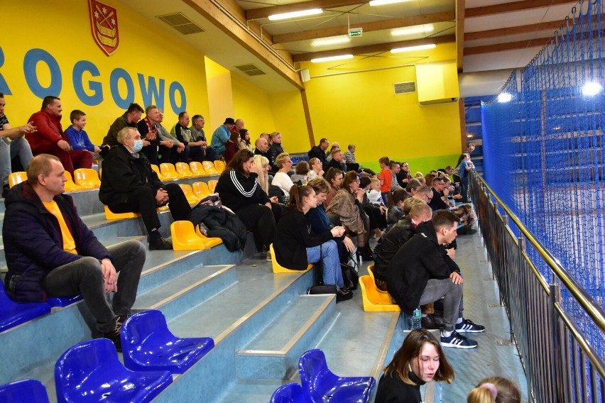 Euro Hockey Indoor Club Challenge II w Rogowie. Mecz...