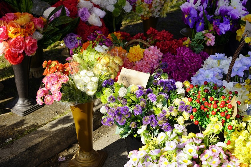 Kwiaty na targowisku w Olkuszu