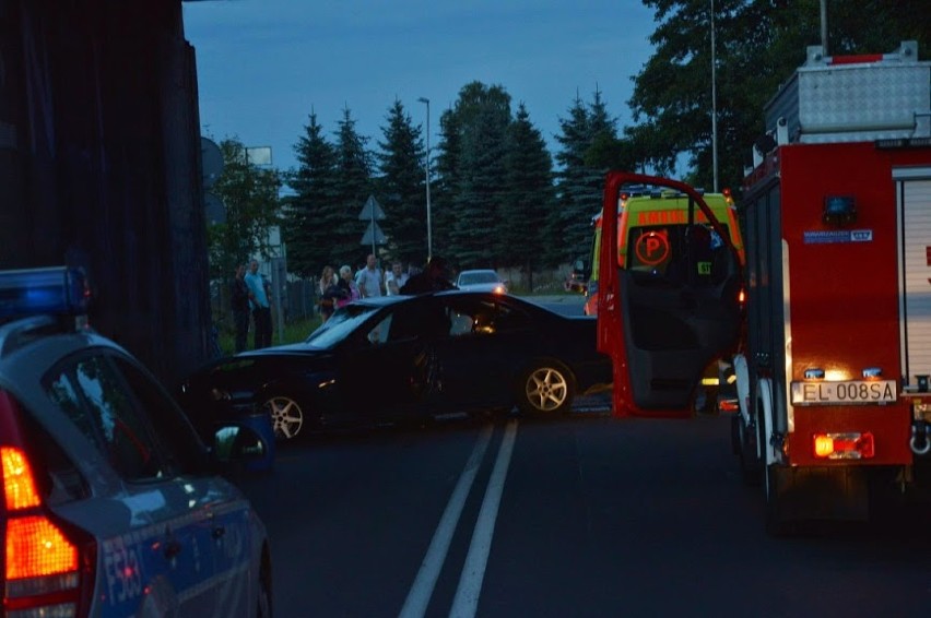 Wypadek na Szadkowskiej. BMW uderzyło w wiadukt