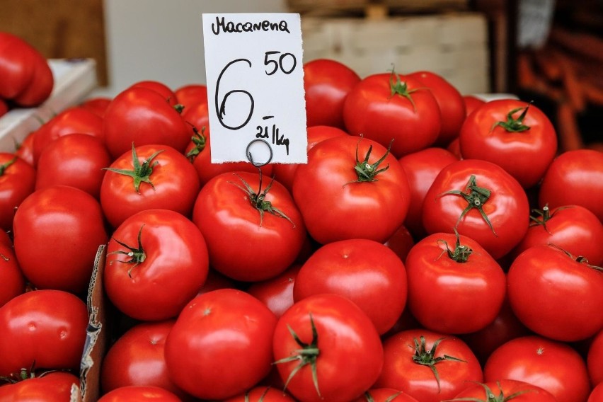 Gdańsk: Ceny warzyw i owoców zwalają z nóg. Czereśnie po 45 zł za kilogram! [ZDJĘCIA]