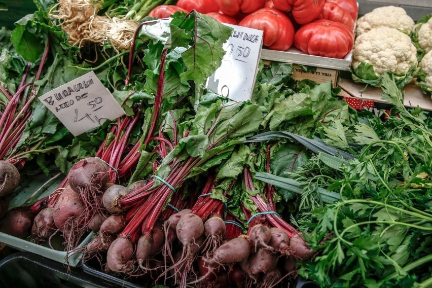 Gdańsk: Ceny warzyw i owoców zwalają z nóg. Czereśnie po 45 zł za kilogram! [ZDJĘCIA]