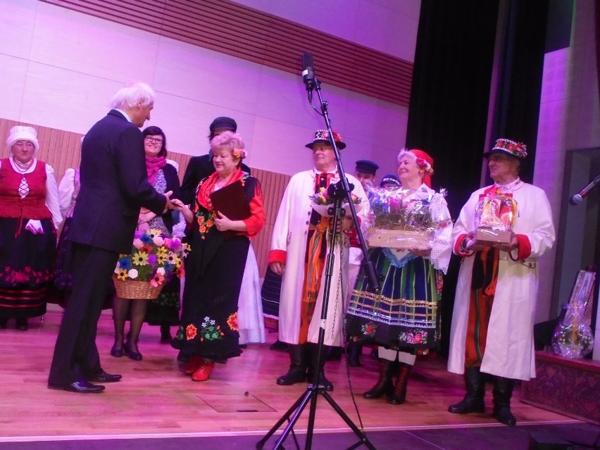 Zespół folklorystyczny Ustronie na Folkobraniu w Kozienicach