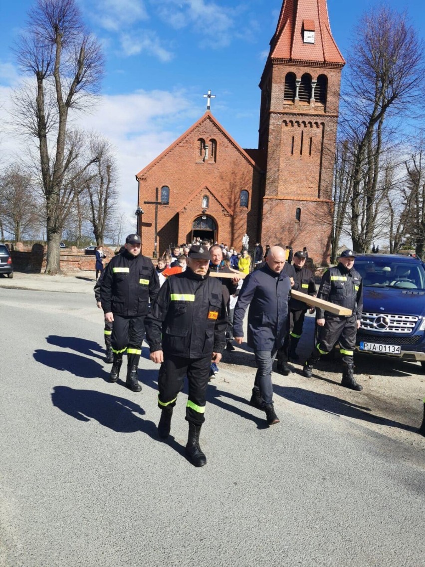 Droga krzyżowa w parafii p.w. św. Józefa Rzemieślnika w Strzydzewie