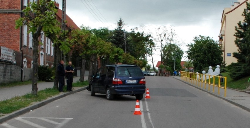 Wypadek w Gniewie. Ranny motocyklista w szpitalu i... bez prawa jazdy