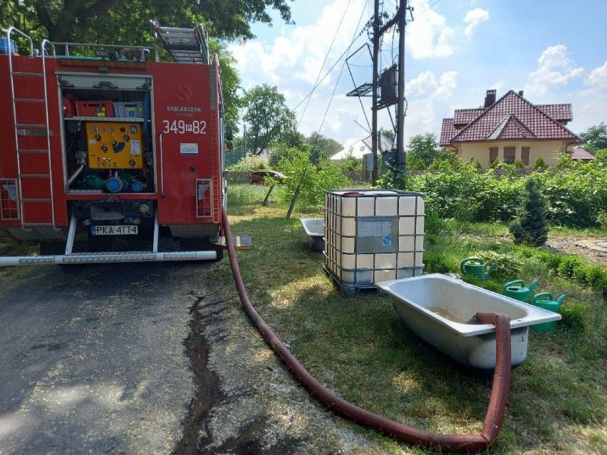OSP Godziesze Wielkie w poniedziałek zaczęła dostarczać wodę...