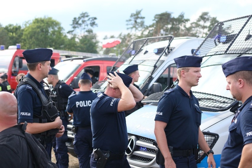 Uczestnicy festiwalu PolAndRock w Kostrzynie nad Odrą, jak...