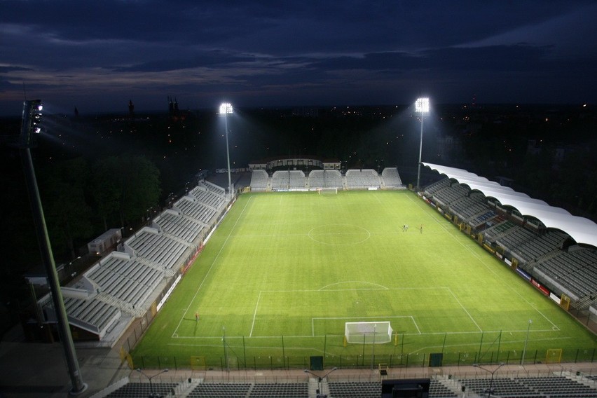 Legnica: Oświetlenie Stadionu Miejskiego (ZDJĘCIA)