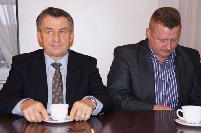 Stanisław Jarecki (po lewej) będzie kierował Miejskim Przedsiębiorstwem Energetyki Cieplnej
