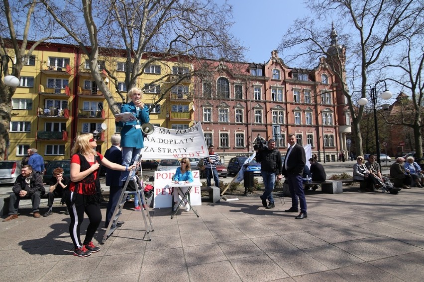 Protest Siemianowice: Dorota Połedniok protestowała pod...